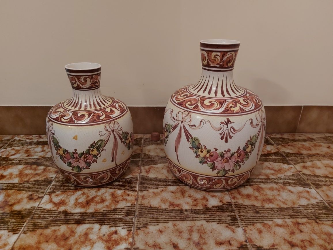 Jarrões (2) em Porcelana, Novos e Pintados à Mão, Séc.XVII