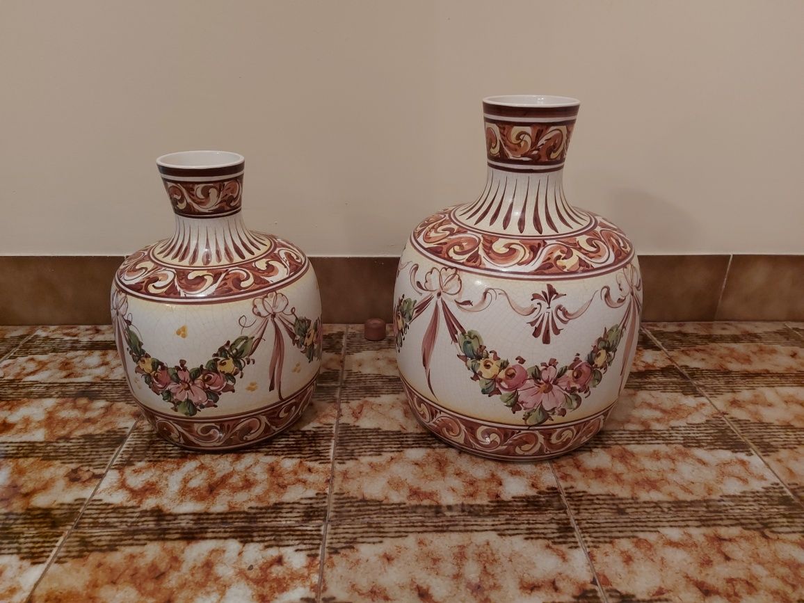 Vendo 2 Jarrões em Porcelana, Novos e Pintados à Mão, Séc.XVII