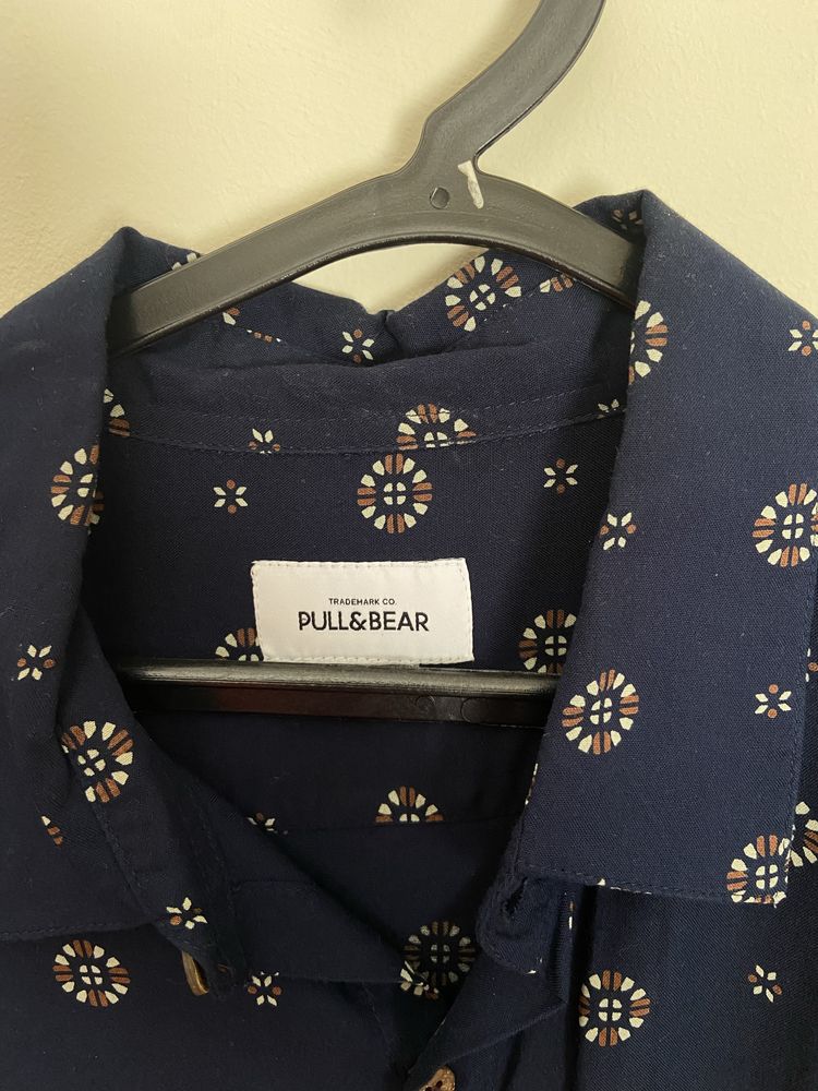 Camisa Azul com Padrão