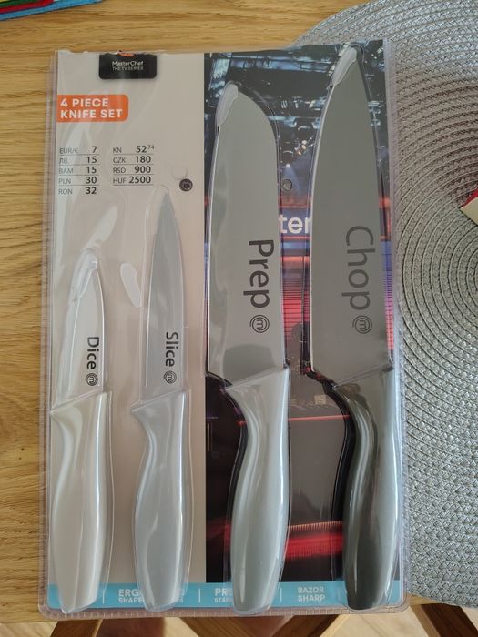 Zestaw noży otwarte, nieużywane