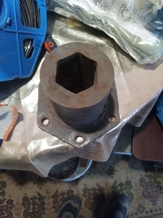 Флянец- переходник  для JCB ,CAT и т.д.