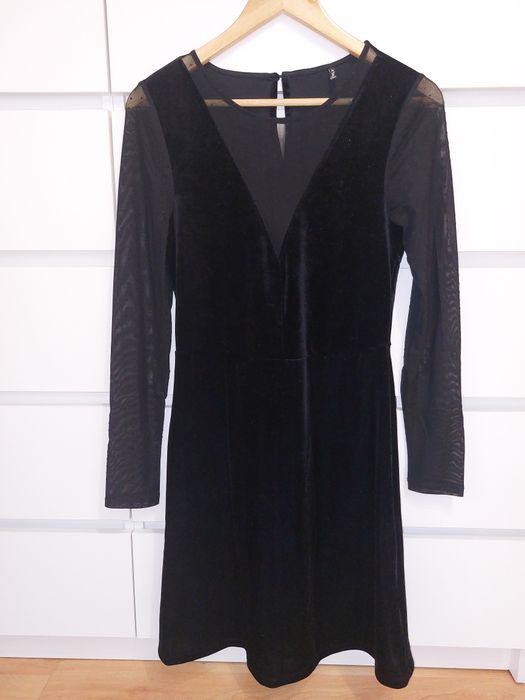 Elegancka czarna sukienka welurowa mała czarna Only rozmiar M