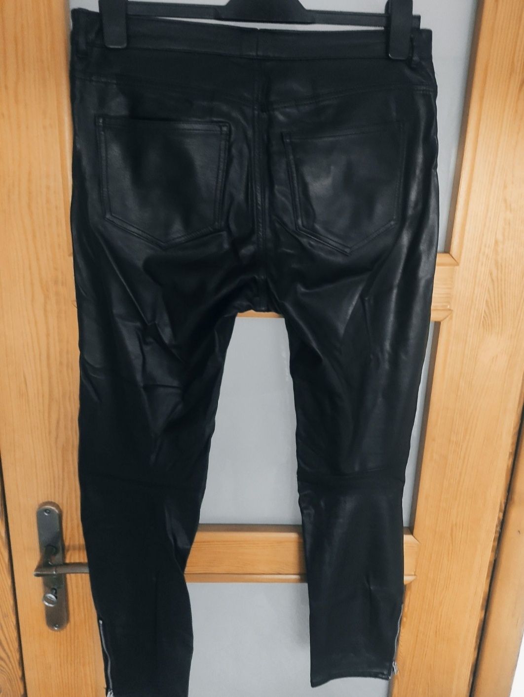 Spodnie skóra r. M czarne H&M na motocykl