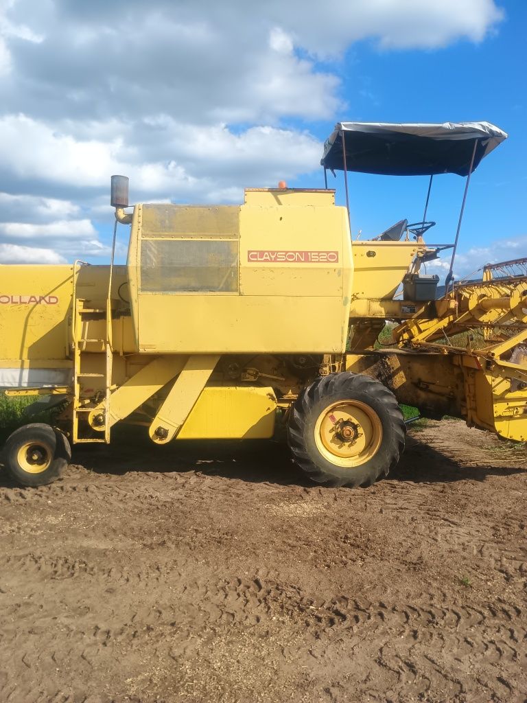 Kombajn zbożowy New Holland 1520
