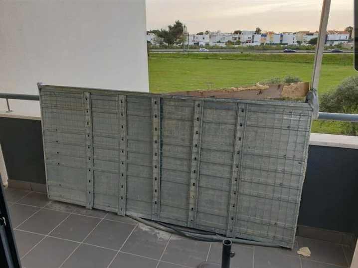 Porta de correr em cassete