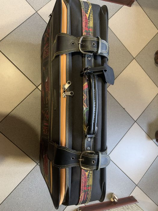 Дорожный чемодан