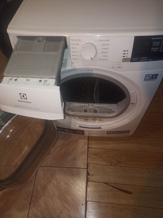 Suszarka do ubrań Electrolux Ew8H 458BP