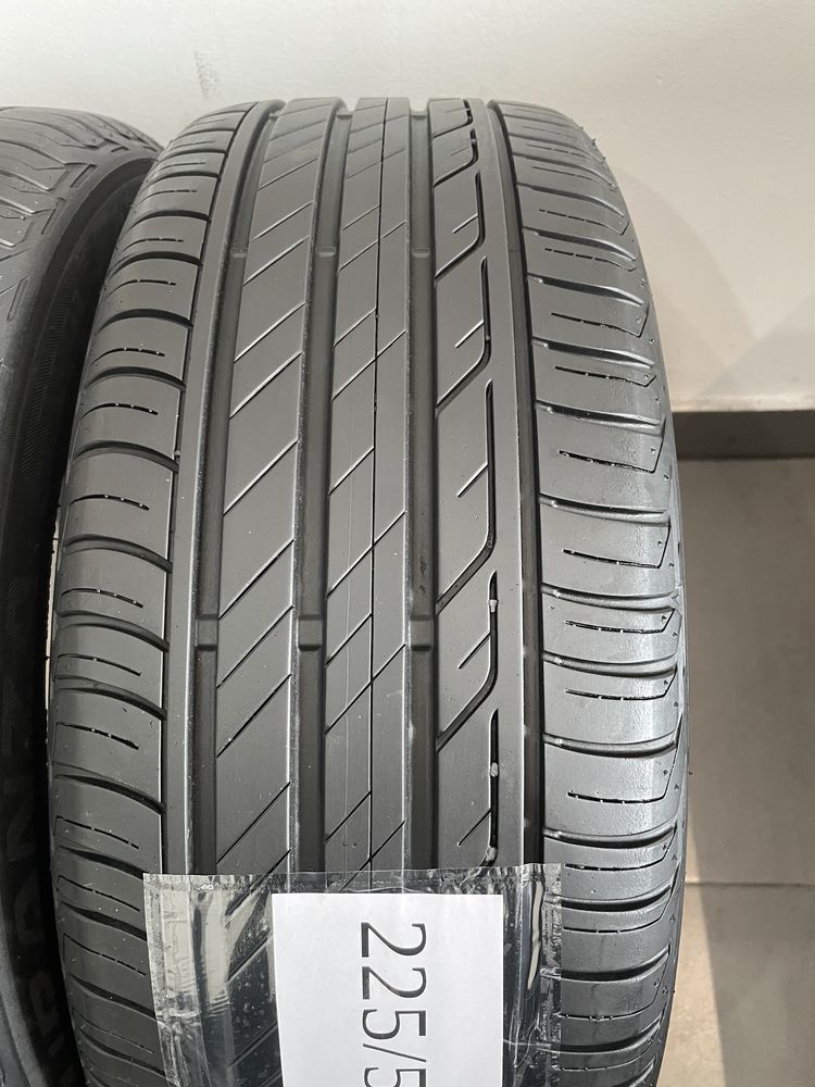 225/55 R17 Bridgestone Turanza T001