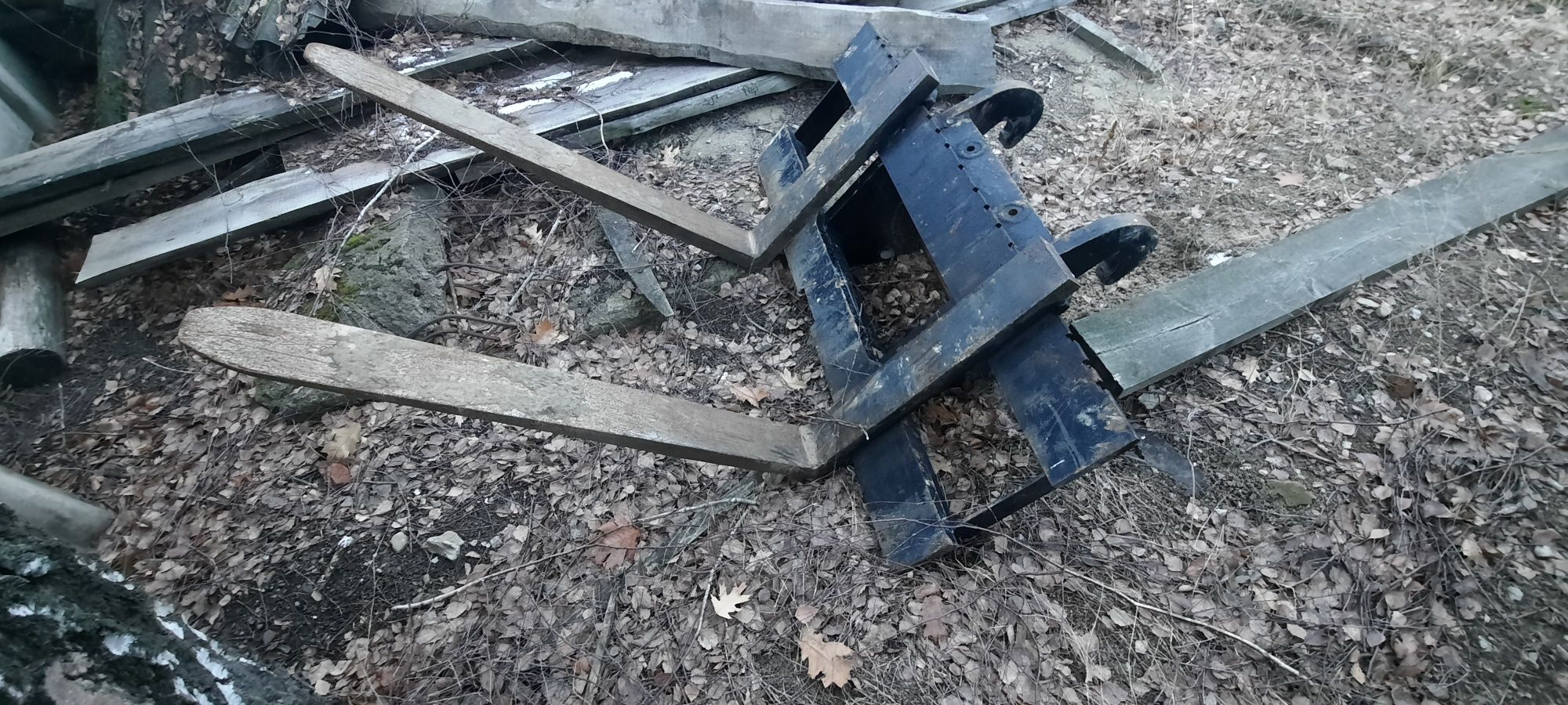 Manitou jcb палетні лапи