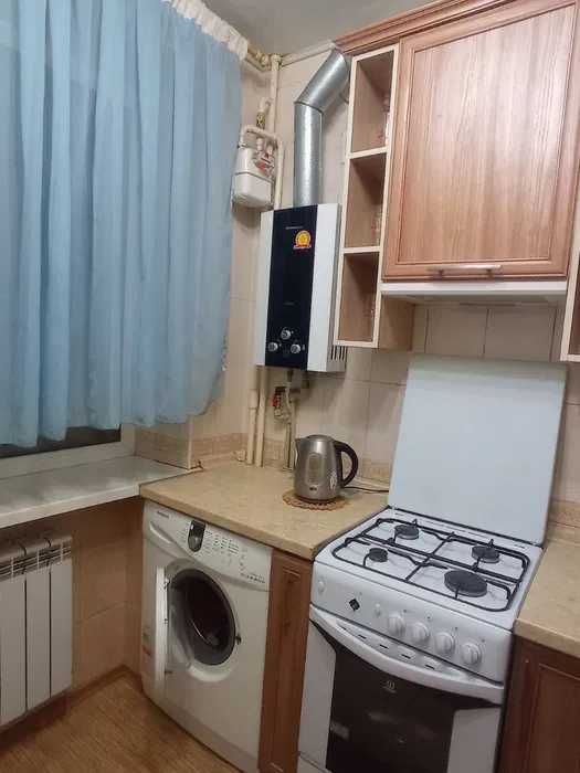 Продам 3 к. квартиру Григоровское шоссе метро Холодная Гора ремонт газ