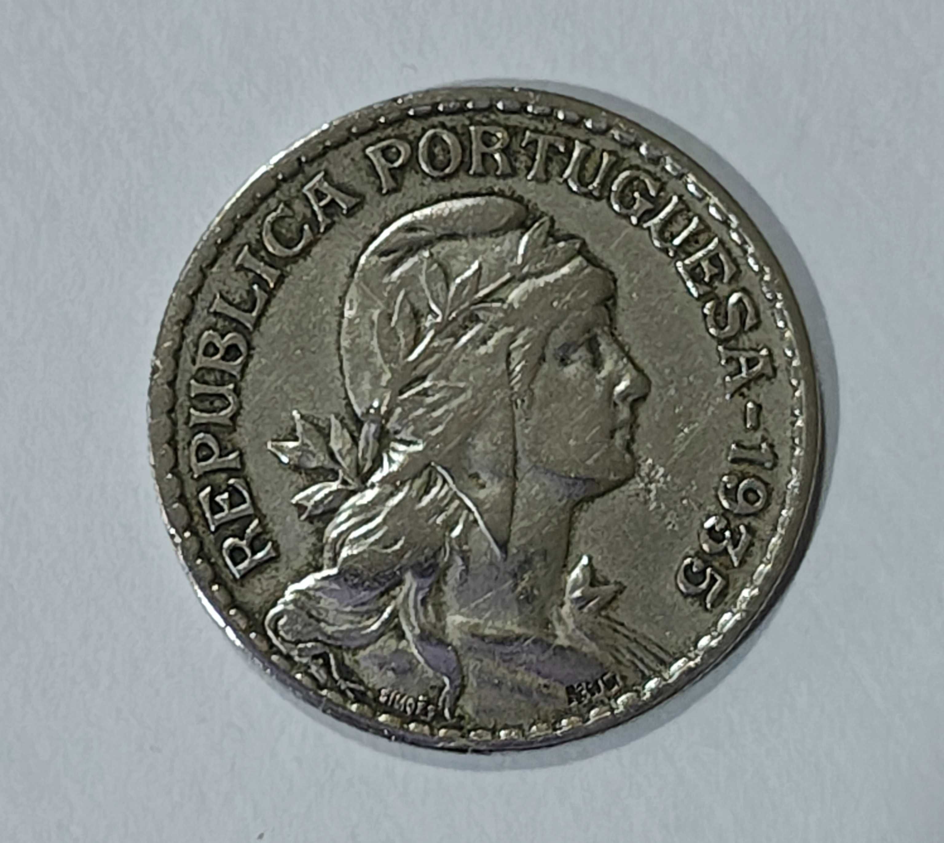 Moeda de 1 escudo de 1935, nota 20 escudos 1944