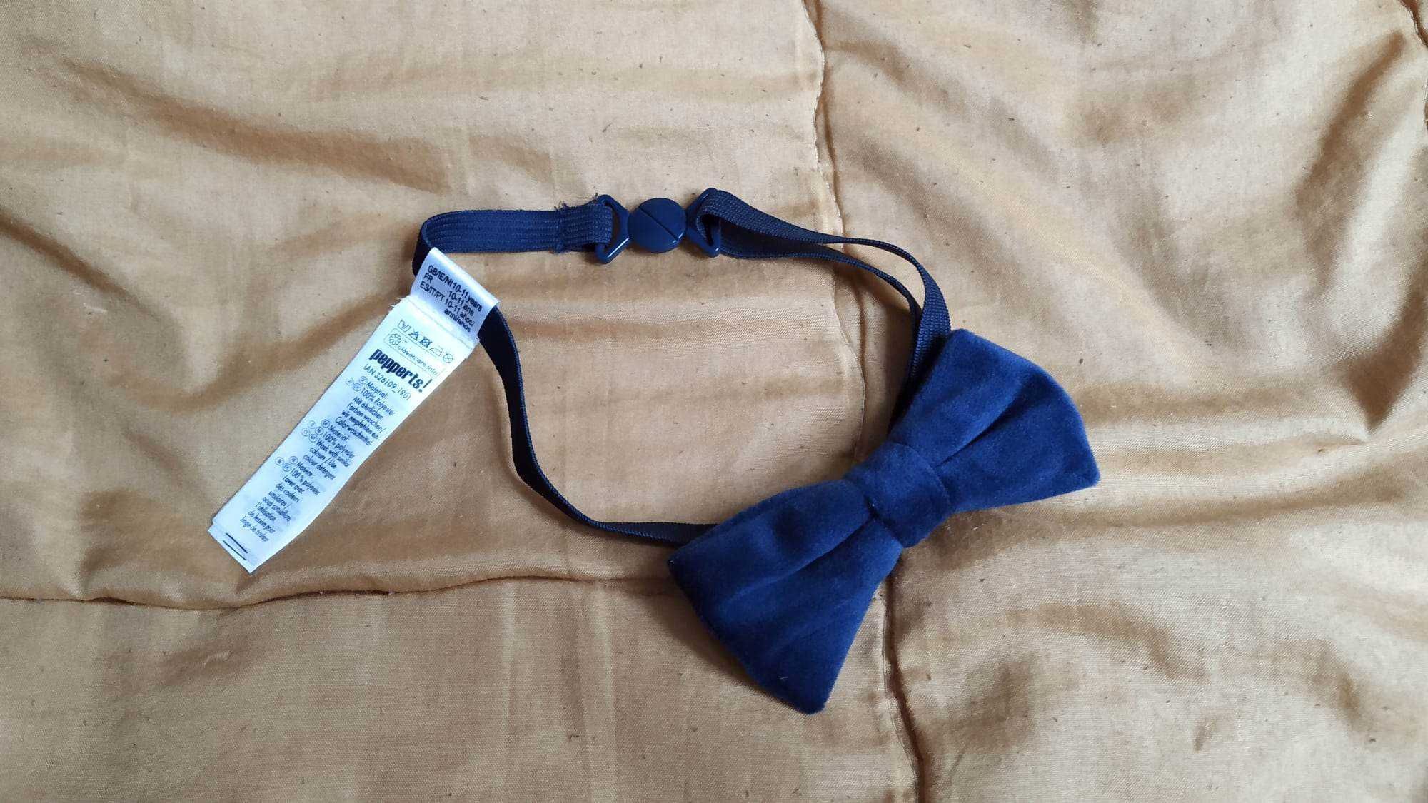 mucha chłopięca elegancka  około 146