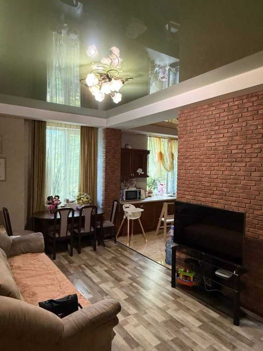 Продаж великої 3к квартири з ремонтом ЖК"Усадьба"