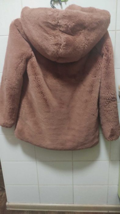 Яскрава шуба для стильної леді.