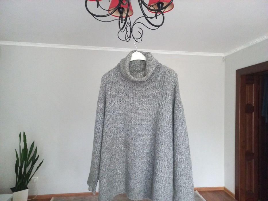 Неймовірна кофта , дуже стильна.