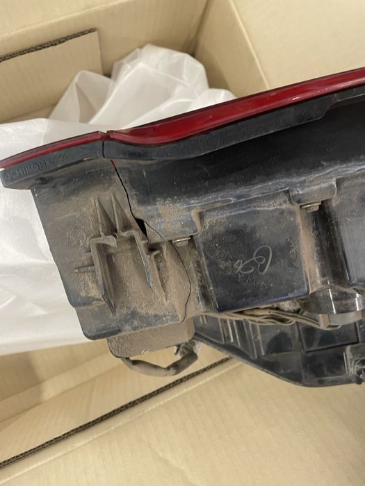 Ліхтар задній лівий L200 8330B211