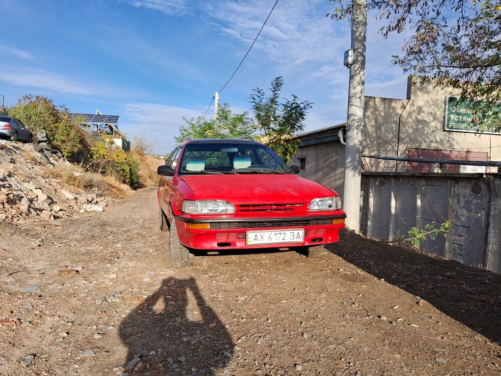 Продам машину Toyota Carolla