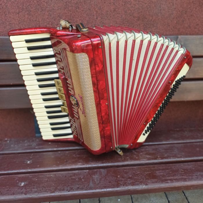 Akordeon Scandalli 80 basow
