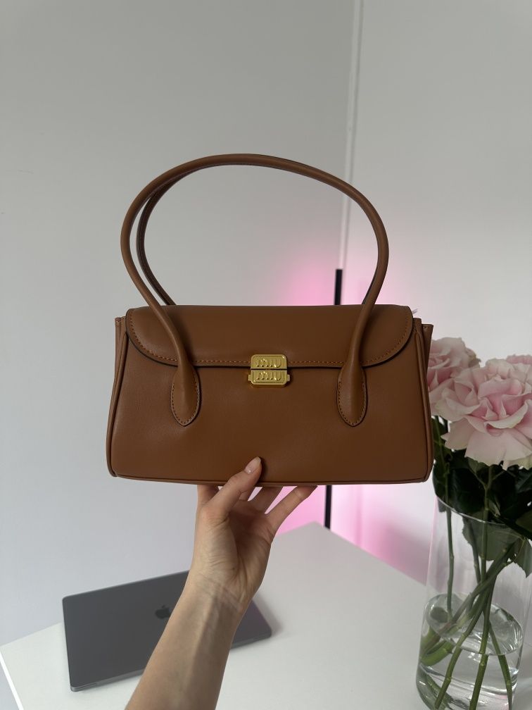 Сумка жіноча Miu Miu Black Leather Shoulder Bag Black Brown