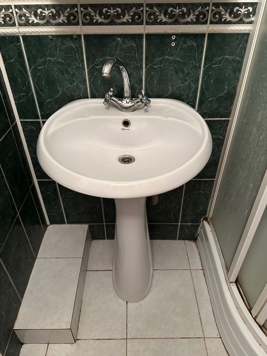 Продам душову кабіну, мийку, кран, унітаз
