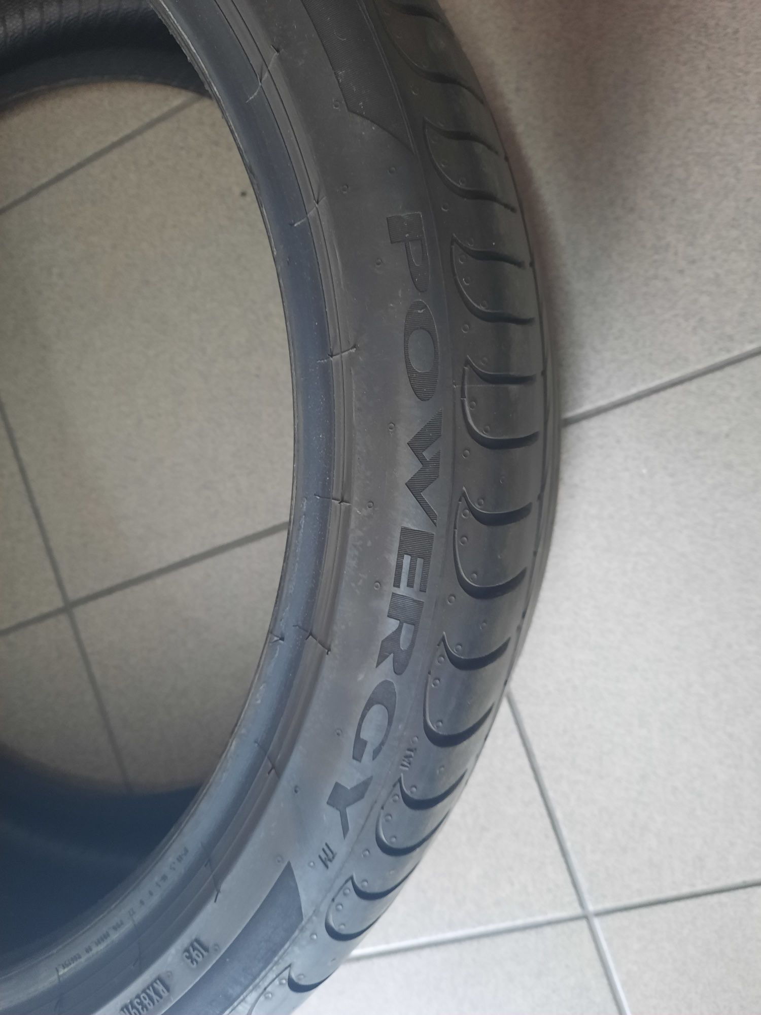 Opona Pirelli letnia