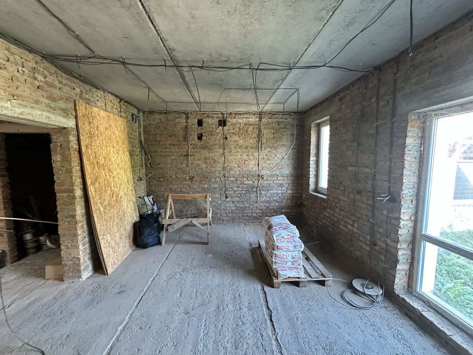 Продається затишний котедж в Кленовому гаю.