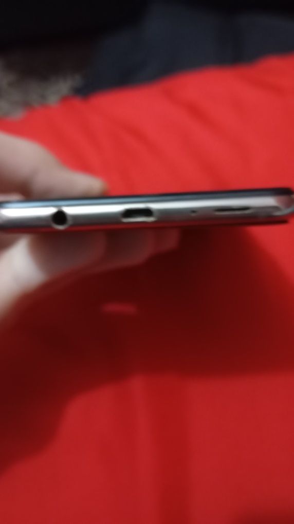 Galaxy A7 ( 2018 )