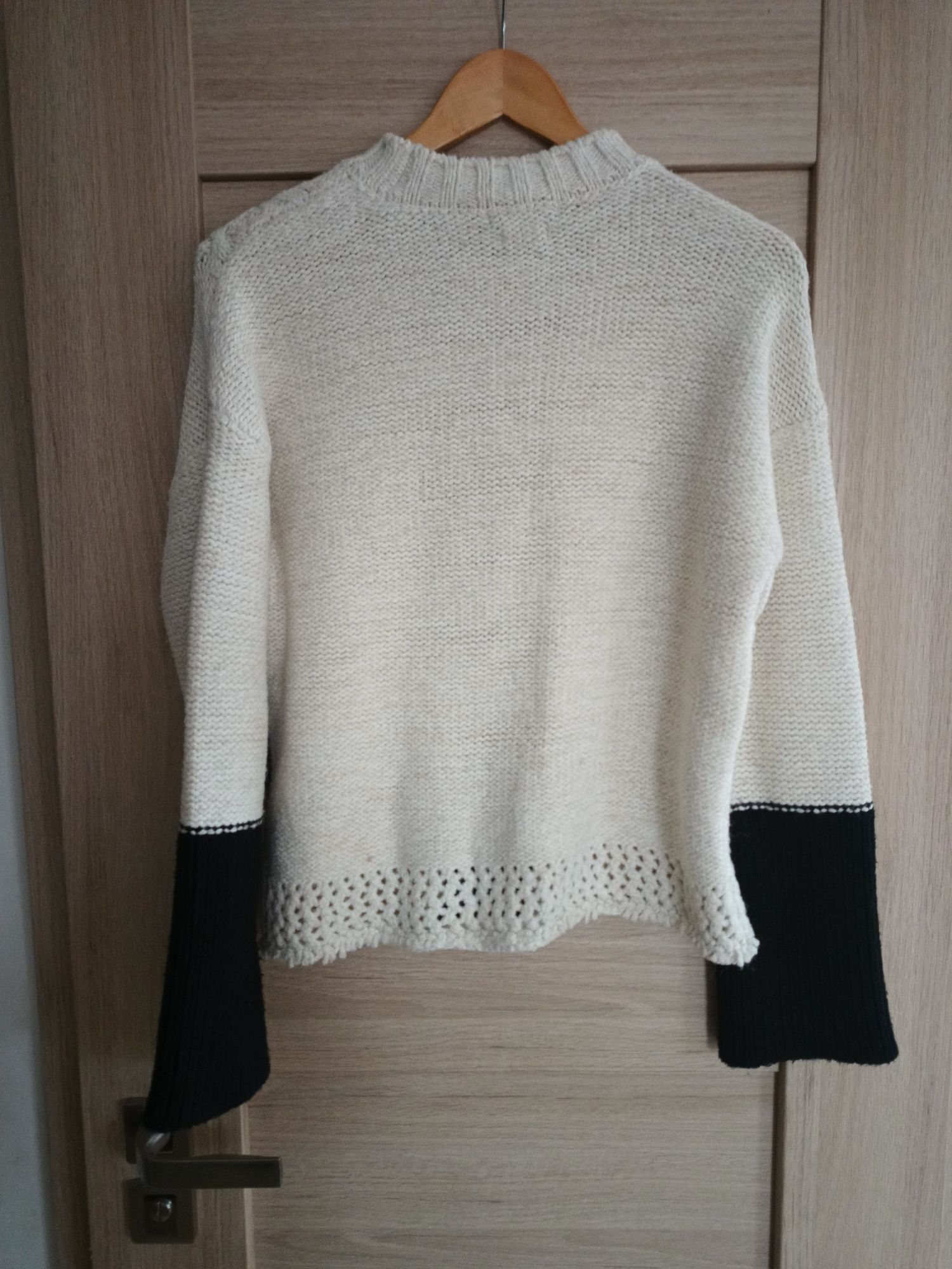 Ciepły sweter Reserved S warkocze sploty