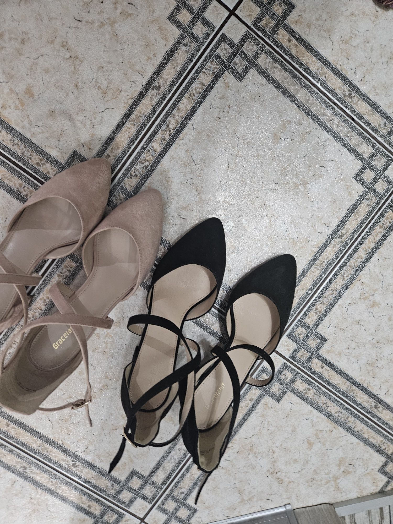Buty zamszowe na wygodnym słupku/37/czarne