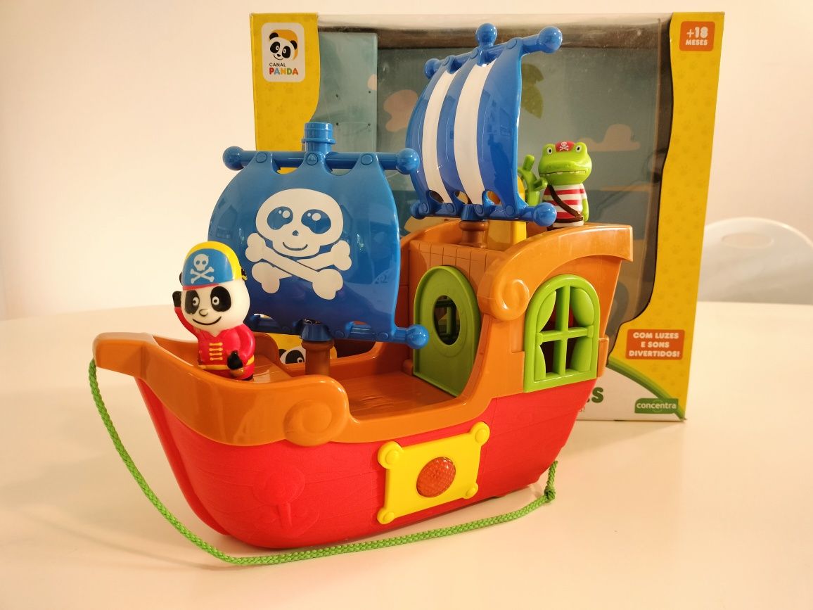Panda barco pirata