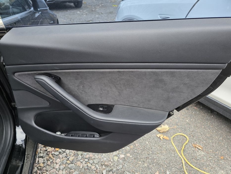 Tesla Model 3 (задній) Львів , рік 2019