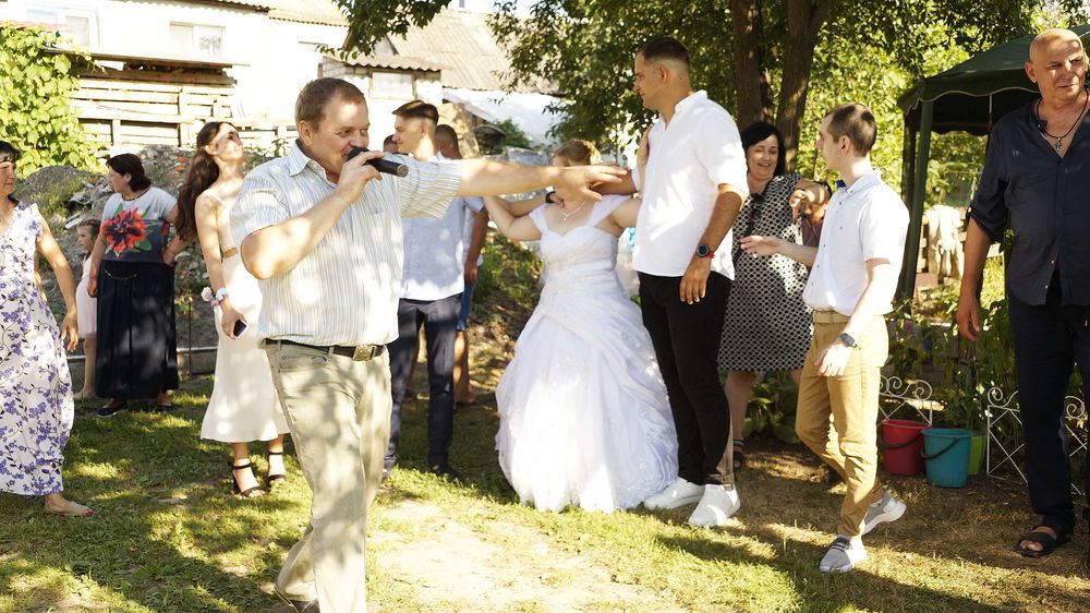 Ищу  ведущих праздников, творческих людей