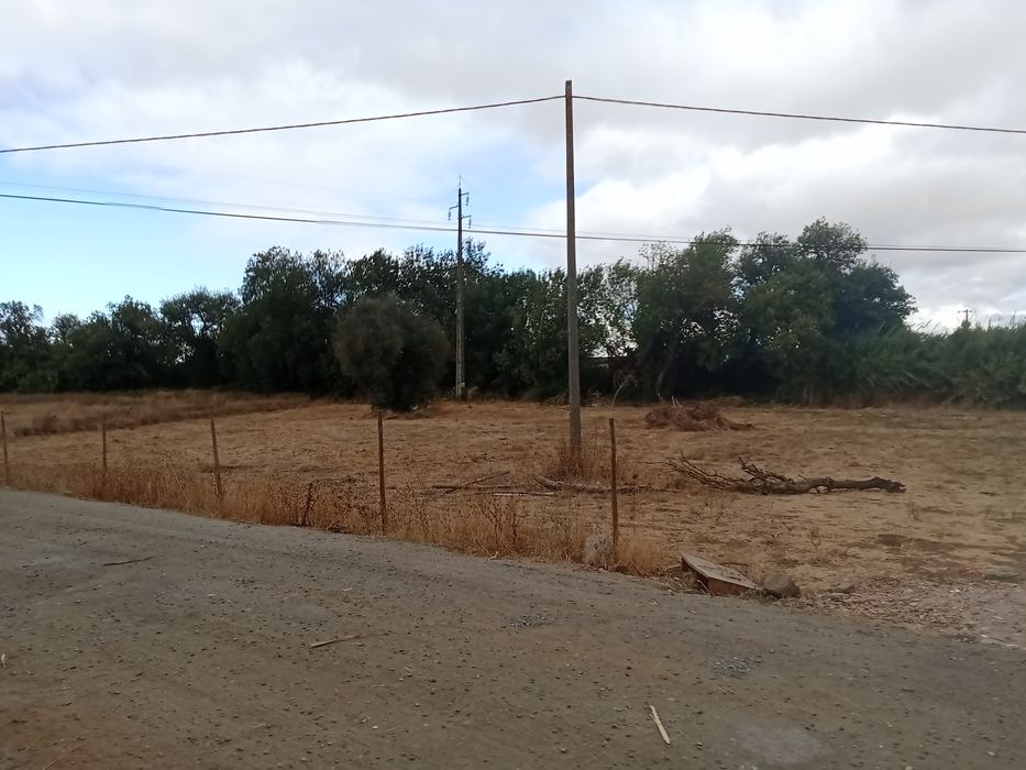 Vendo terreno em partilha