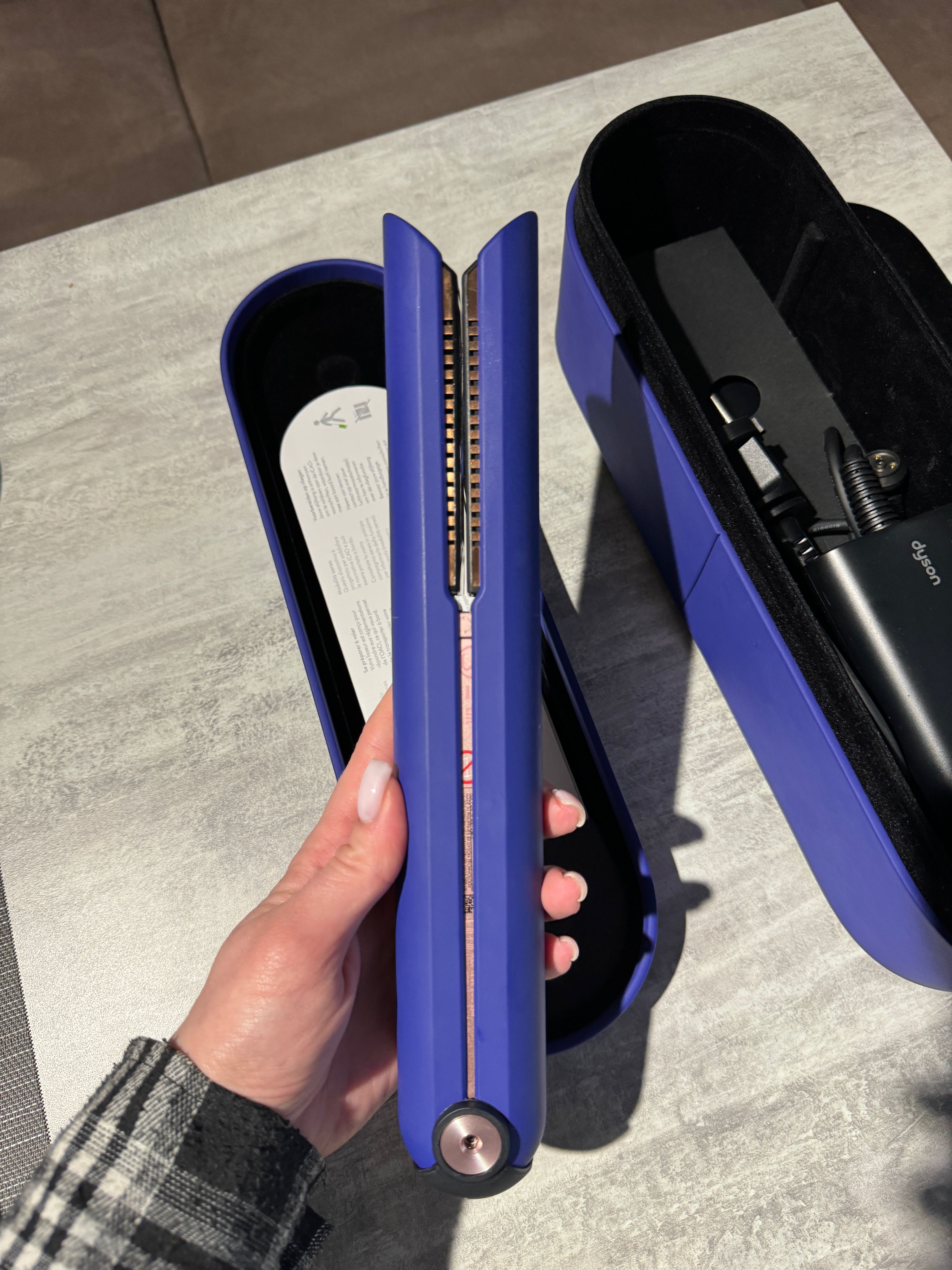 Випрямляч для волосся Dyson