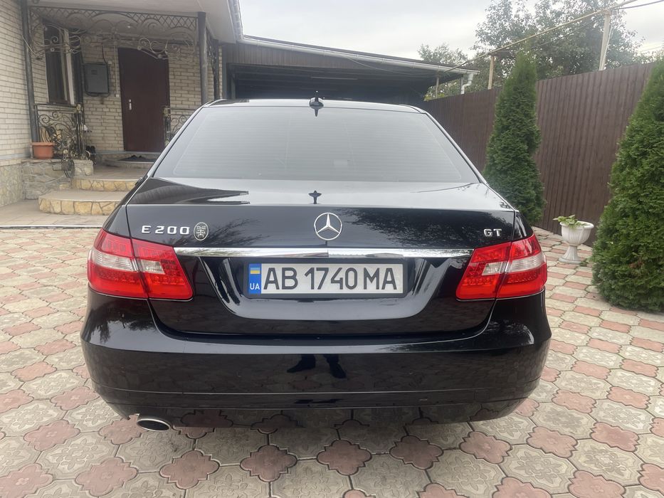 Продам мерседес 212 в идеалном состояние