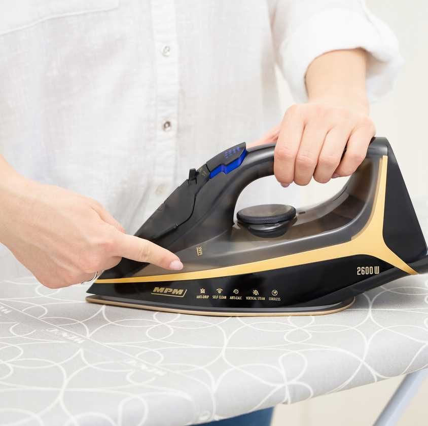 Żelazko bezprzewodowe parowe ceramiczne anti drip 2600W MZE-26 MPM
