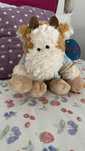 Peluche de vaquinha com casaco com capuz