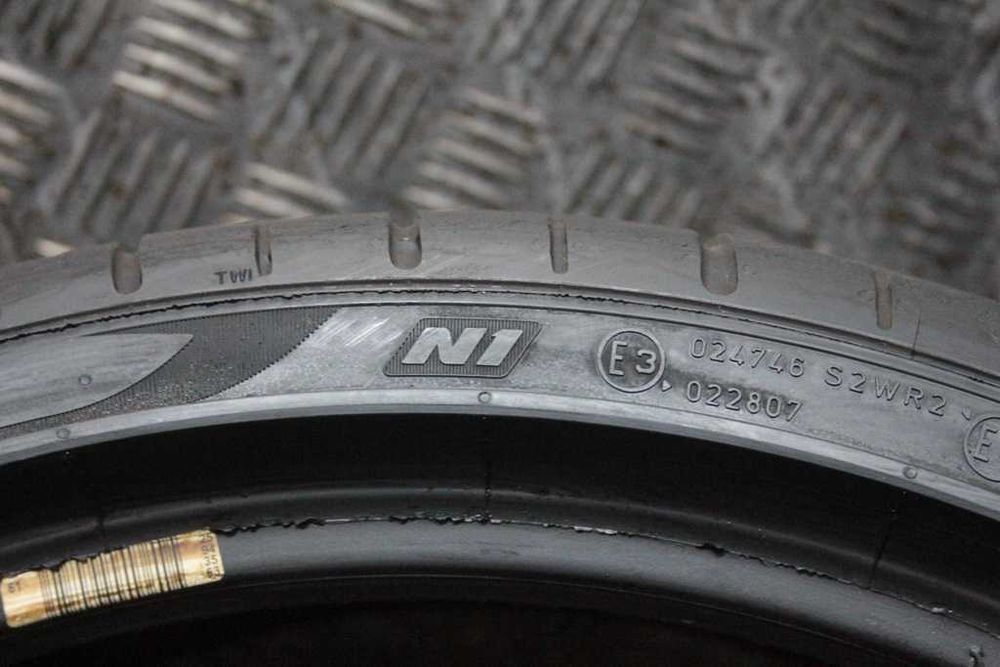 235/35/20 Pirelli P Zero 235/35 R20 88Y