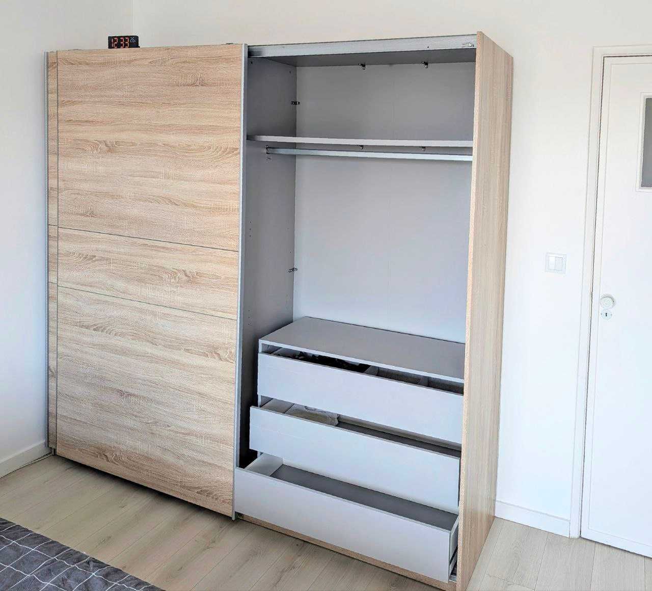 Roupeiro Conforama NEVADA com portas deslizantes 220x209cm carvalho