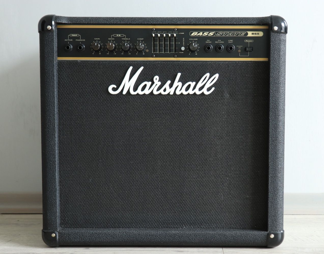 комбопідсилювач для бас гітари комбік Marshall Bass State B65