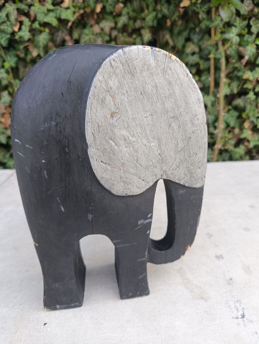 Figurka drewniany słoń