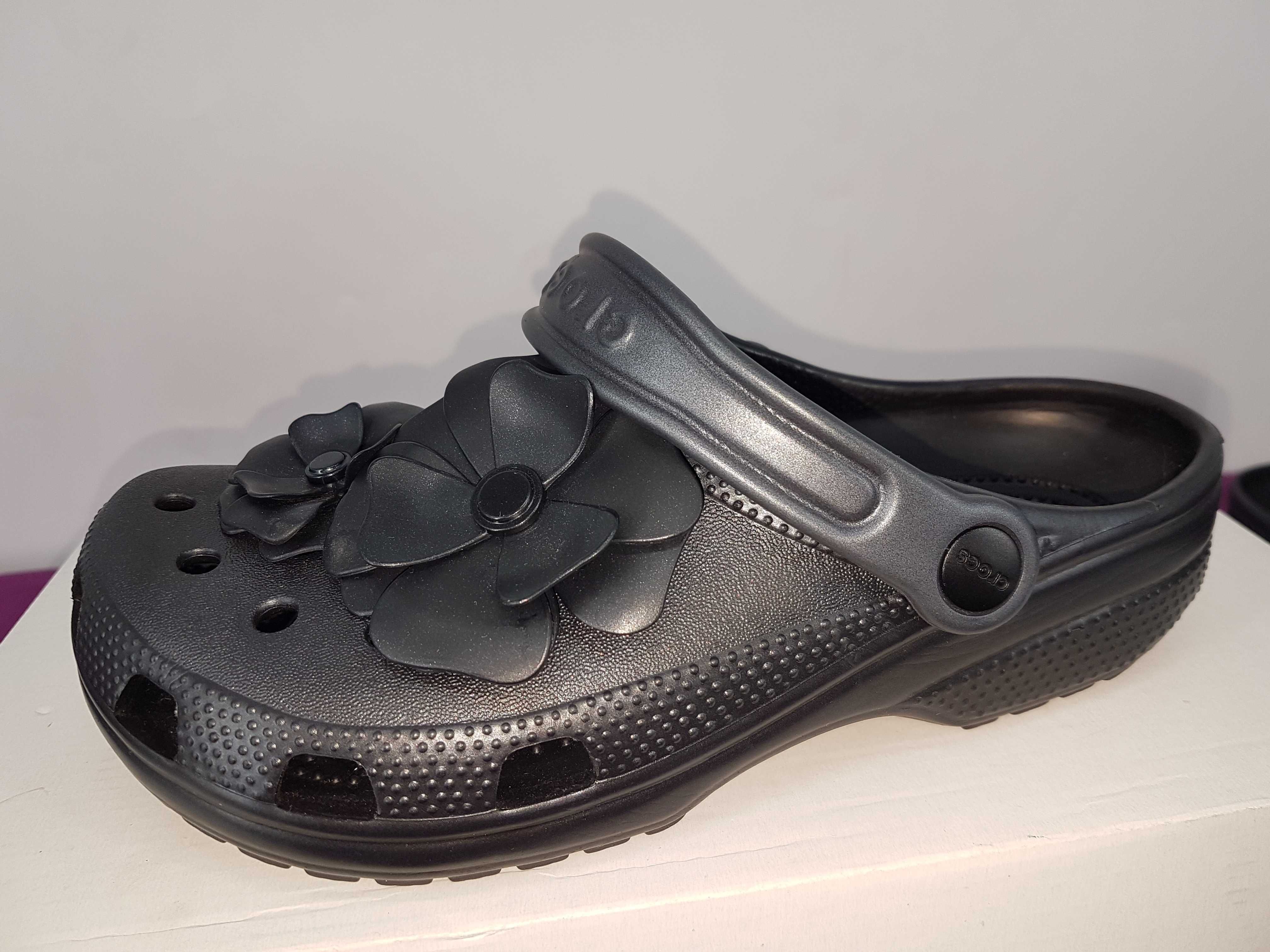 Кроксы клоги Crocs Classic Vivid Blooms M5 W7 размер 37