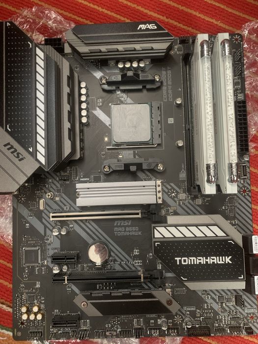 Ryzen 7 5700x MSI B550 Tomahawk 32gb 3600 cl14 комплект