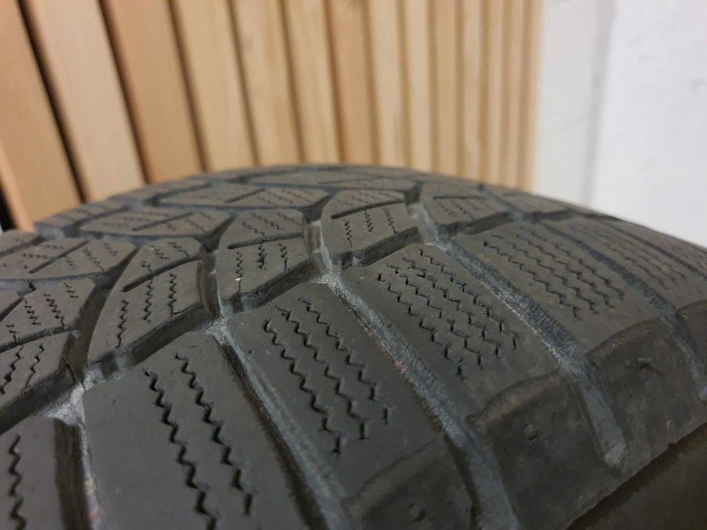 Zestaw 4 opon zimowych stalówki Opony zimowe 205/55R16 Firestone