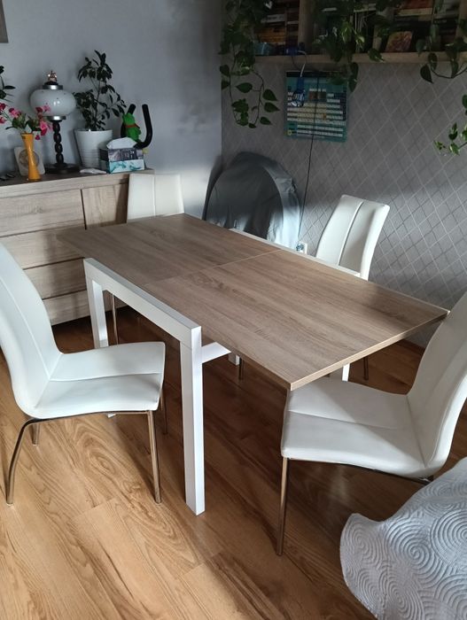 Stół rozkładany 80/80/160 i 4 krzesła