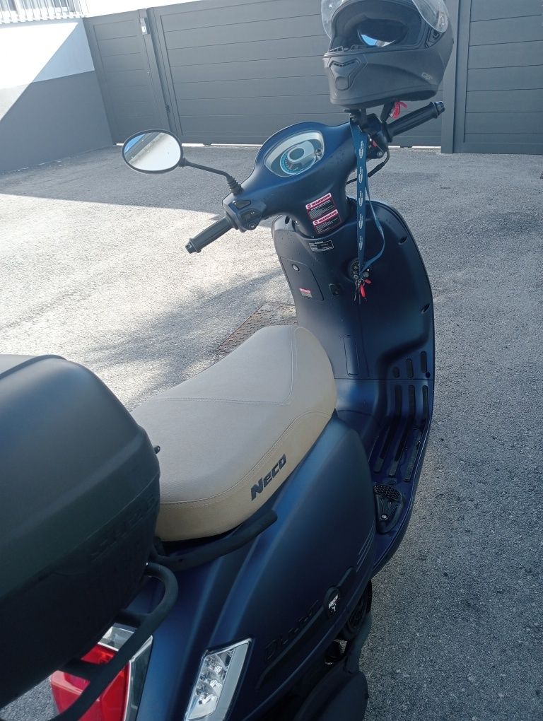 Moto automática 125 / com 15 mil km ano 2023