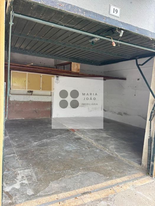 Garagem para 2 carros, lado a lado. Oportunidade!