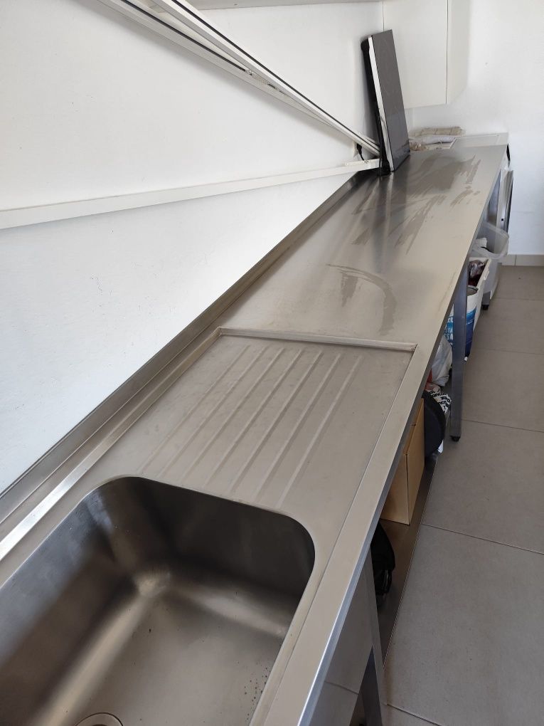 Escaparate em Inox com Pia
