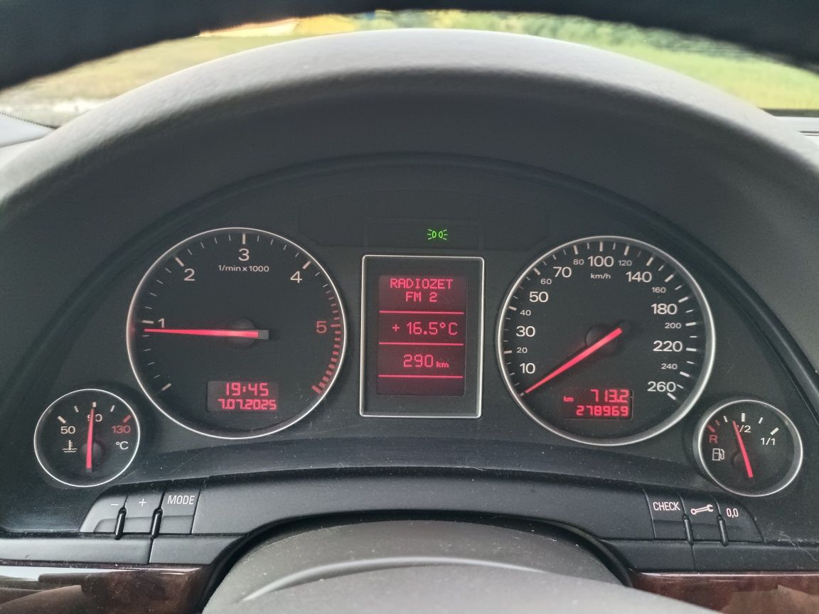 Audi A4 b6 1,9 TDI 130 KM 2001