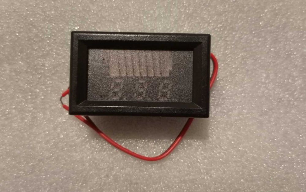 Индикатор заряда свинцового аккумулятора 6-12-24-60 V с вольтметром